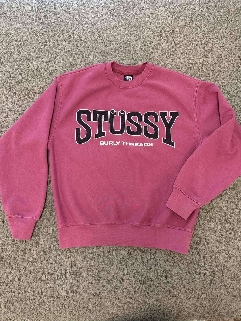 Stussy Mauve Crewneck Sweatshirt with Black Logo Men’s Size M